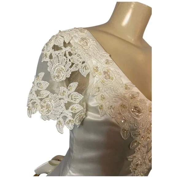Michelangelo Satin Ivory Wedding Gown Dress With Pearls & Beading Size 6 - Picture 7 of 16